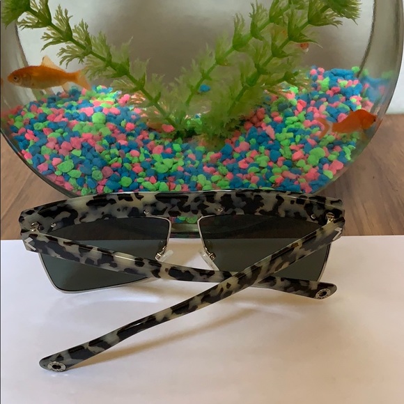 Women’s Kenzo Sunglasses - Picture 6 of 6